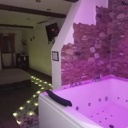 Suite Love Jacuzzi Uceda Exterior photo